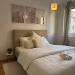 2Br, Balcony, Central, Danube, U6 & S-Bahn - Axara Housing Brn 38