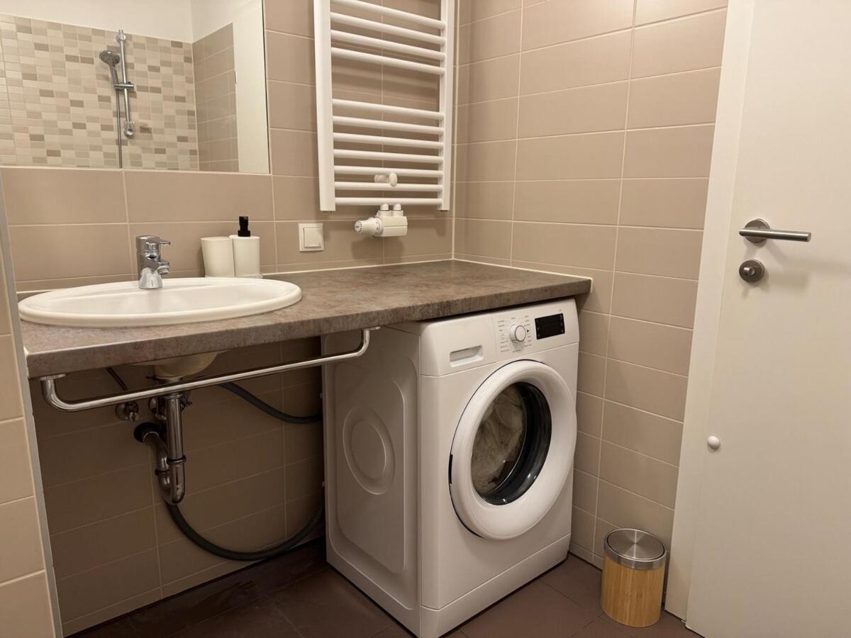 Apartment 2br, Balcony, Central, Danube, U6 & S-bahn - Axara Housing Brn 38 Wien