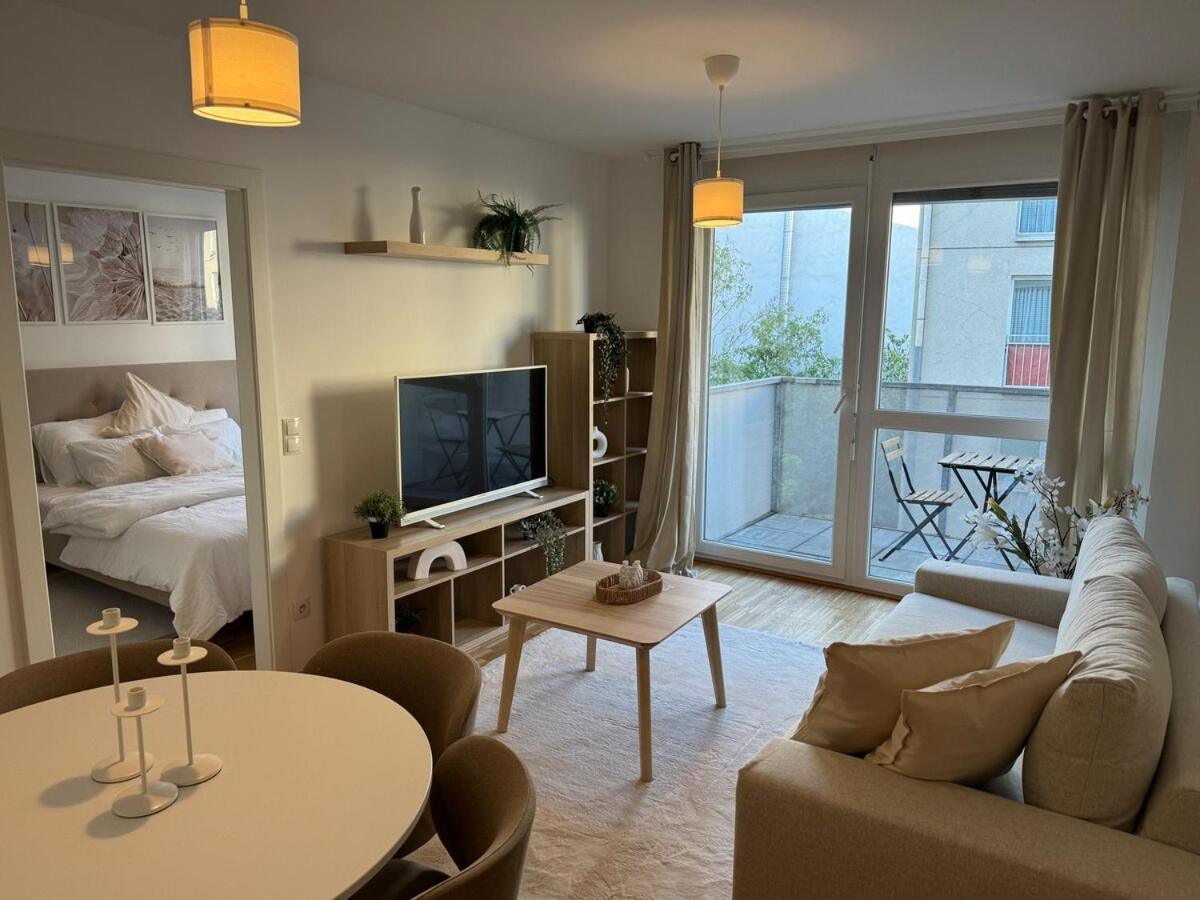 2br, Balcony, Central, Danube, U6 & S-bahn - Axara Housing Brn 38 *